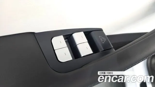 Tesla Model Y — Фото автомобиля 26