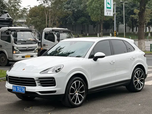 Фотография автомобиля — Porsche Cayenne