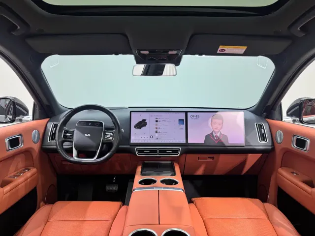Li Auto L8 — Фото автомобиля 11