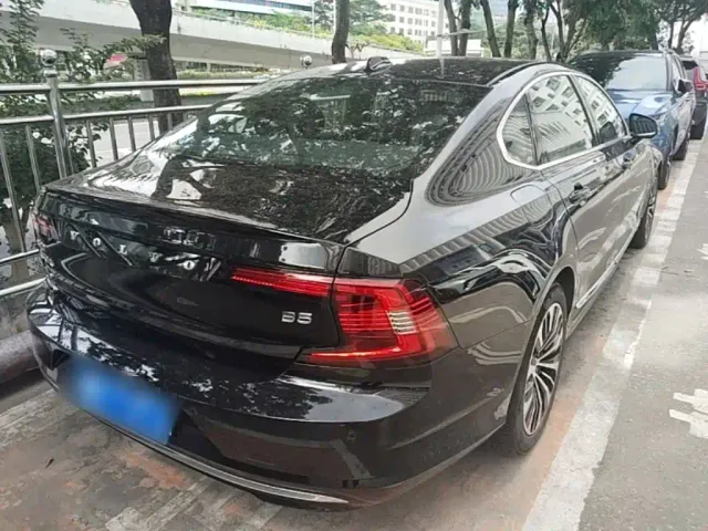 Volvo S90 — Фото автомобиля 6