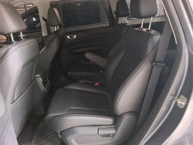Wuling Jiachen — Фото автомобиля 16