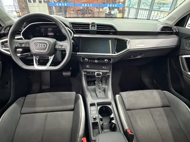 Audi Q3 — Фото автомобиля 14