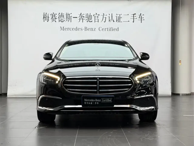 Mercedes-Benz E-Class — Фото автомобиля 4