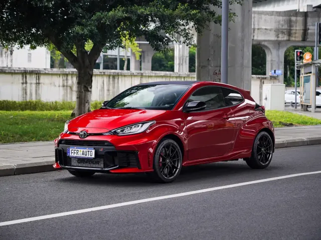 Фотография автомобиля — Toyota GR YARIS