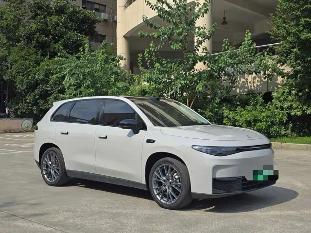 Leapmotor C10 — Фото автомобиля 3