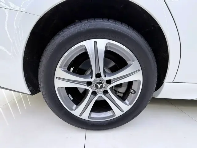 Mercedes-Benz C-Class — Фото автомобиля 8
