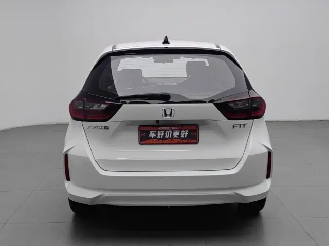 Honda Fit — Фото автомобиля 4