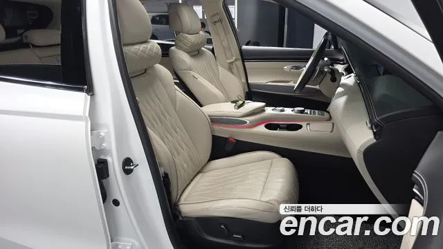 Genesis GV70 — Фото автомобиля 16