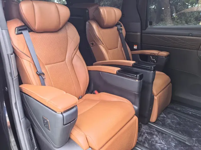 Toyota Vellfire — Фото автомобиля 11