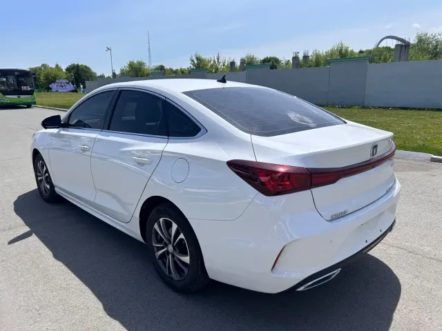 Changan Eado — Фото автомобиля 9