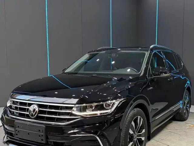 Фотография автомобиля — Volkswagen Tiguan L
