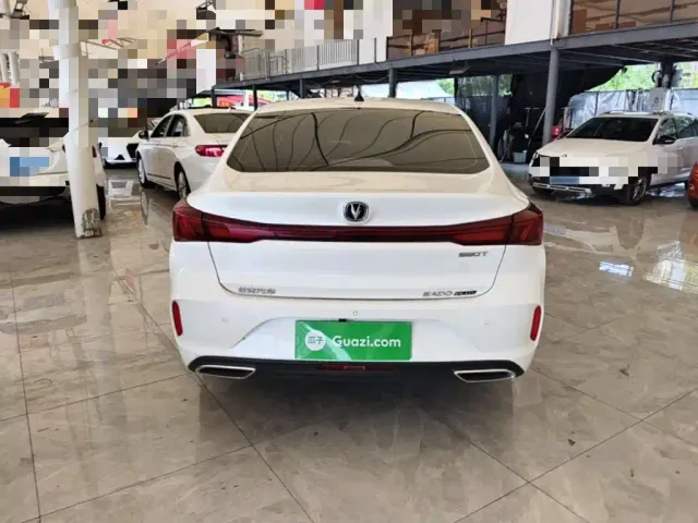 Changan Eado — Фото автомобиля 5