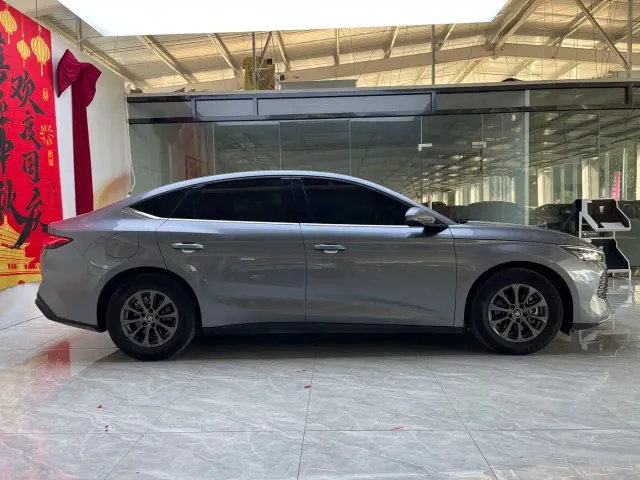 BYD Qin L — Фото автомобиля 14