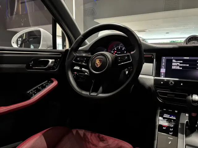Porsche Macan — Фото автомобиля 15
