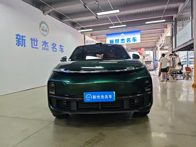 Li Auto L9 — Фото автомобиля 2