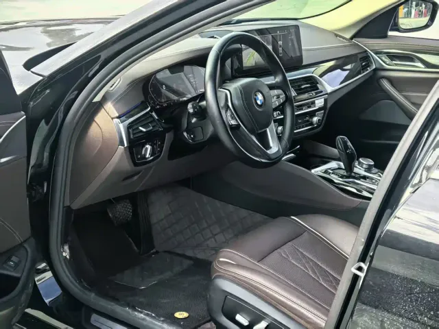 BMW 5 Series — Фото автомобиля 2