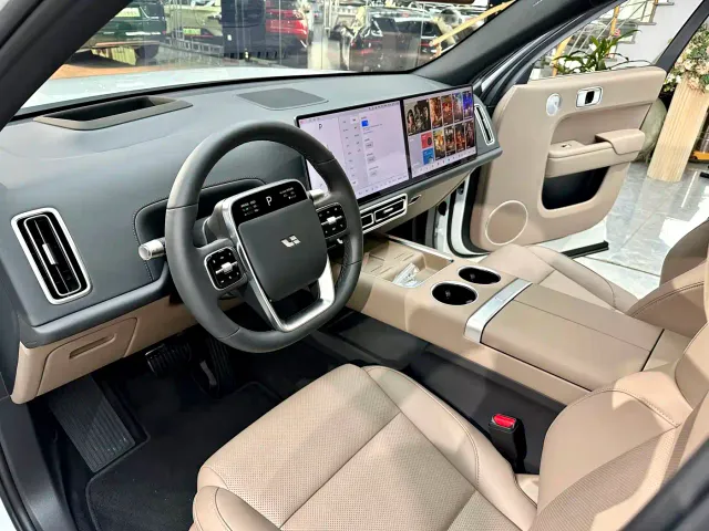 Li Auto L7 — Фото автомобиля 16