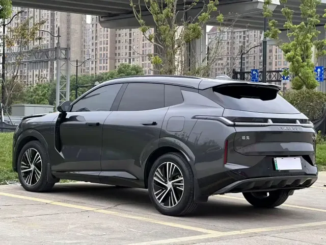 Lynk & Co 08 EM-P — Фото автомобиля 9