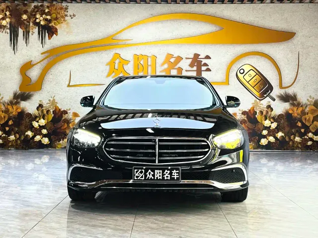 Mercedes-Benz E-Class — Фото автомобиля 2