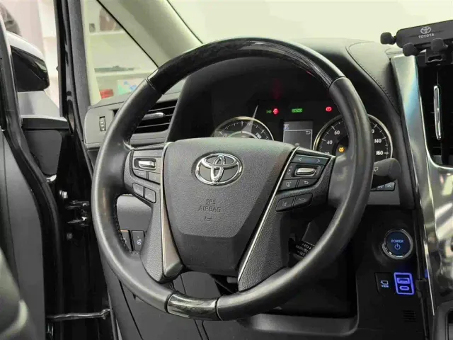 Toyota Vellfire — Фото автомобиля 13