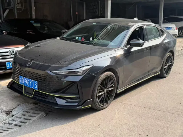 Фотография автомобиля — Changan UNI-V