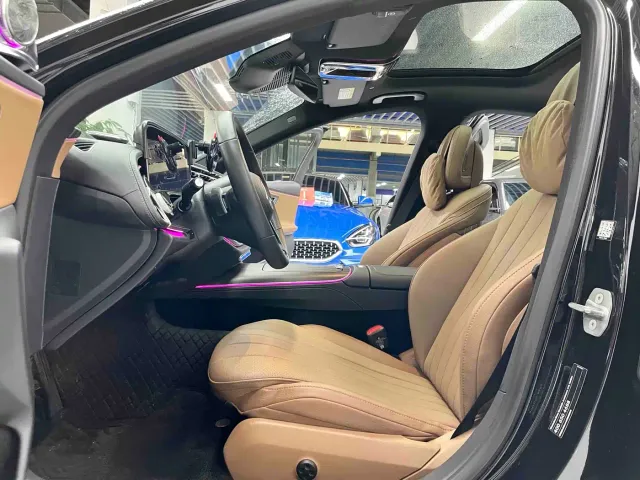 Mercedes-Benz E-Class — Фото автомобиля 4
