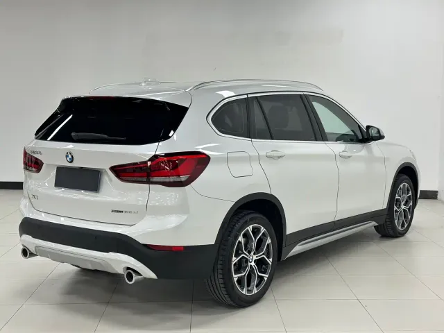 BMW X1 — Фото автомобиля 4