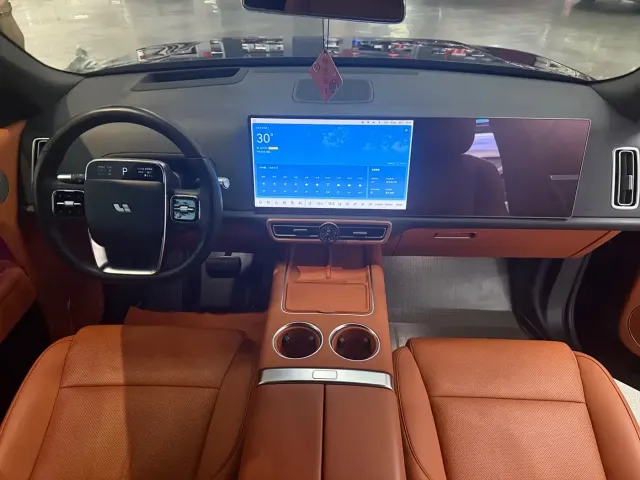 Li Auto Li Xiang L9 2024 Model Ultra — Фото автомобиля 11