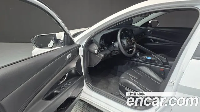 Hyundai AVANTE Avante (CN7) — Фото автомобиля 8