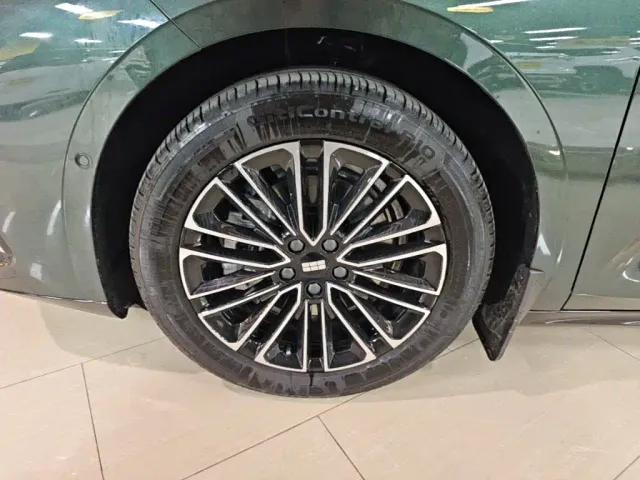 Geely Galaxy Xingyao 8 — Фото автомобиля 22