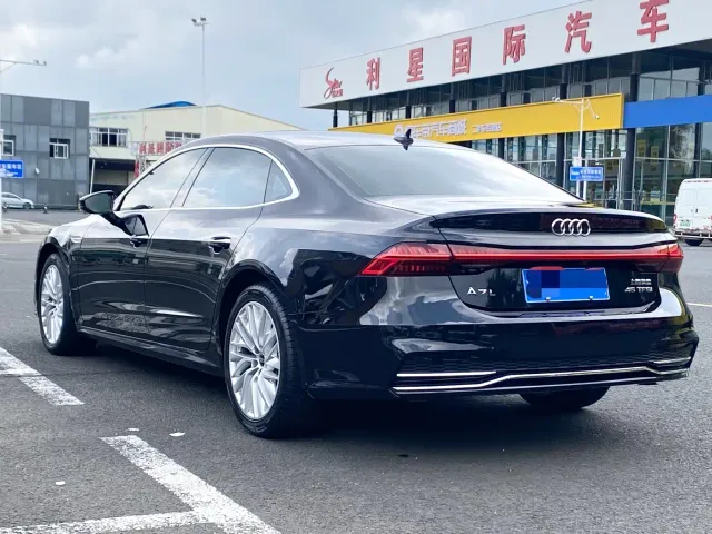 Audi A7L — Фото автомобиля 4