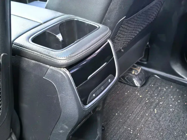 Maxus EUNIQ 5 — Фото автомобиля 26
