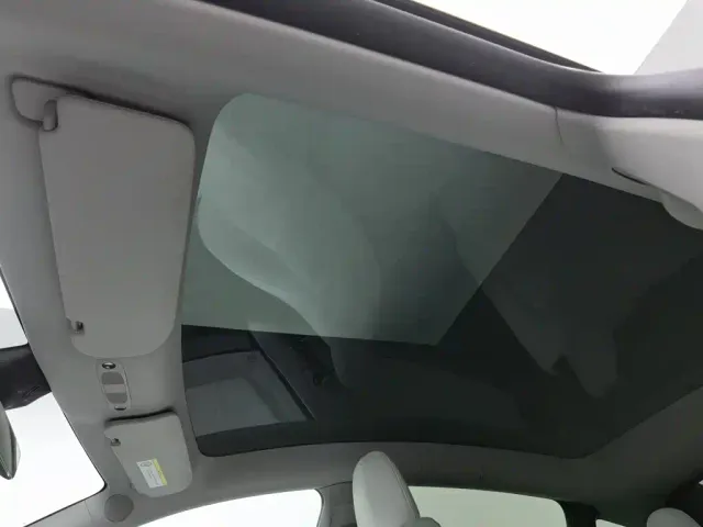 Tesla Model Y — Фото автомобиля 14