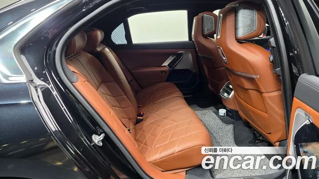 BMW 7 Series G70 — Фото автомобиля 18
