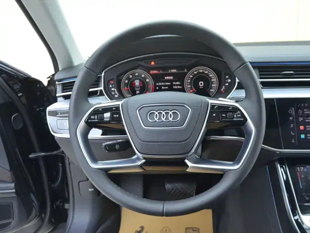 Audi A8 — Фото автомобиля 9