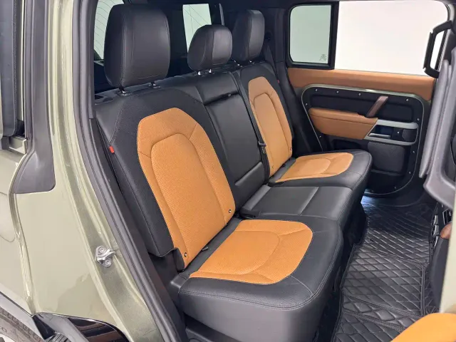 Land Rover Defender — Фото автомобиля 21