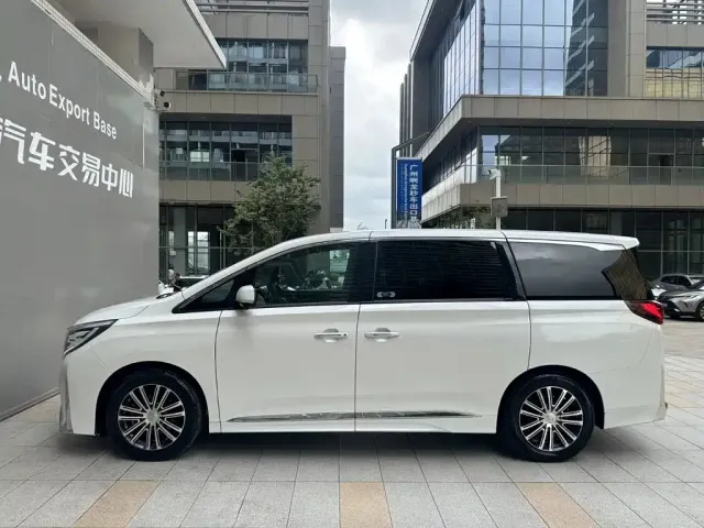 GAC Trumpchi M8 — Фото автомобиля 3