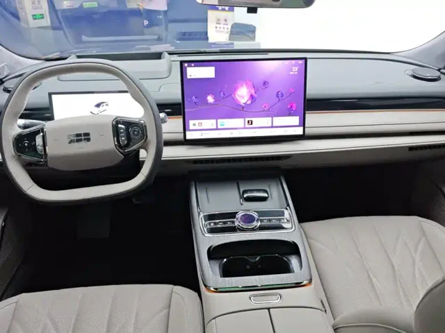 Geely Galaxy Xingyao 8 — Фото автомобиля 12