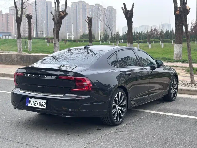 Volvo S90 — Фото автомобиля 7