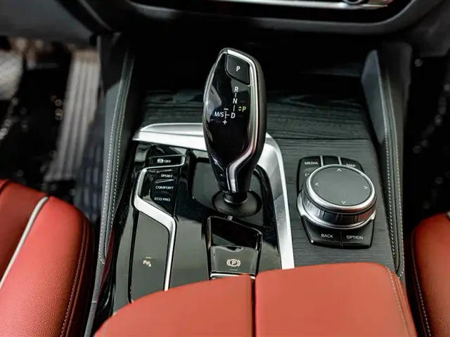 BMW 5 Series — Фото автомобиля 14