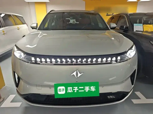 Dongfeng eπ 008 — Фото автомобиля 2