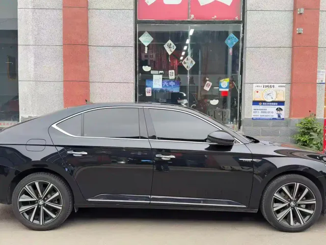 Skoda Superb — Фото автомобиля 3
