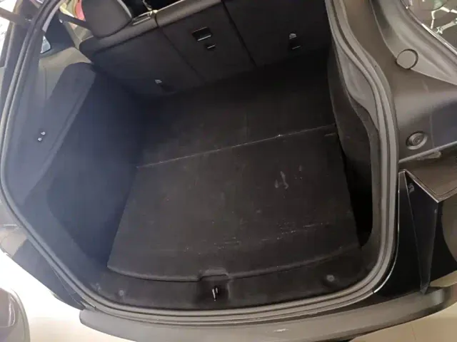 Tesla Model Y — Фото автомобиля 18
