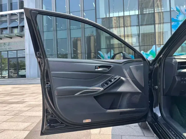 Toyota Avalon — Фото автомобиля 10
