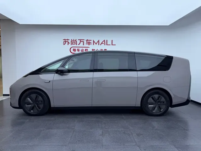Li Auto MEGA — Фото автомобиля 7
