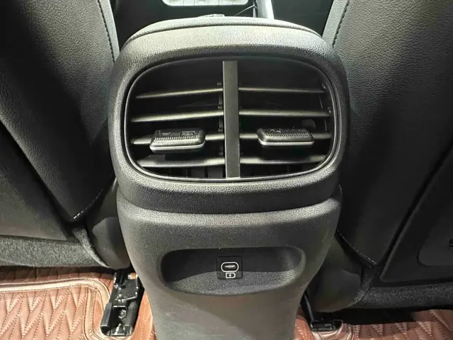 Hyundai Elantra — Фото автомобиля 14