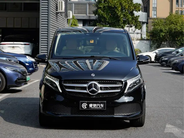 Mercedes-Benz V-Class — Фото автомобиля 2