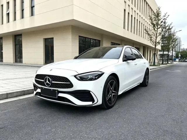 Фотография автомобиля — Mercedes-Benz C-Class