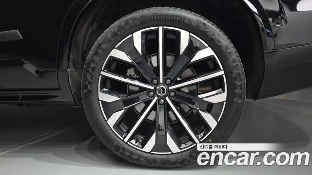Volvo XC90 — Фото автомобиля 6