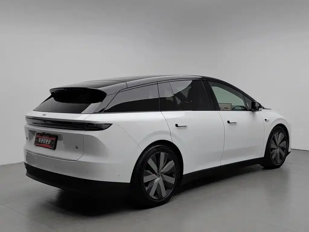 Li Auto Li Auto i6 2025 4WD Base Model — Фото автомобиля 2